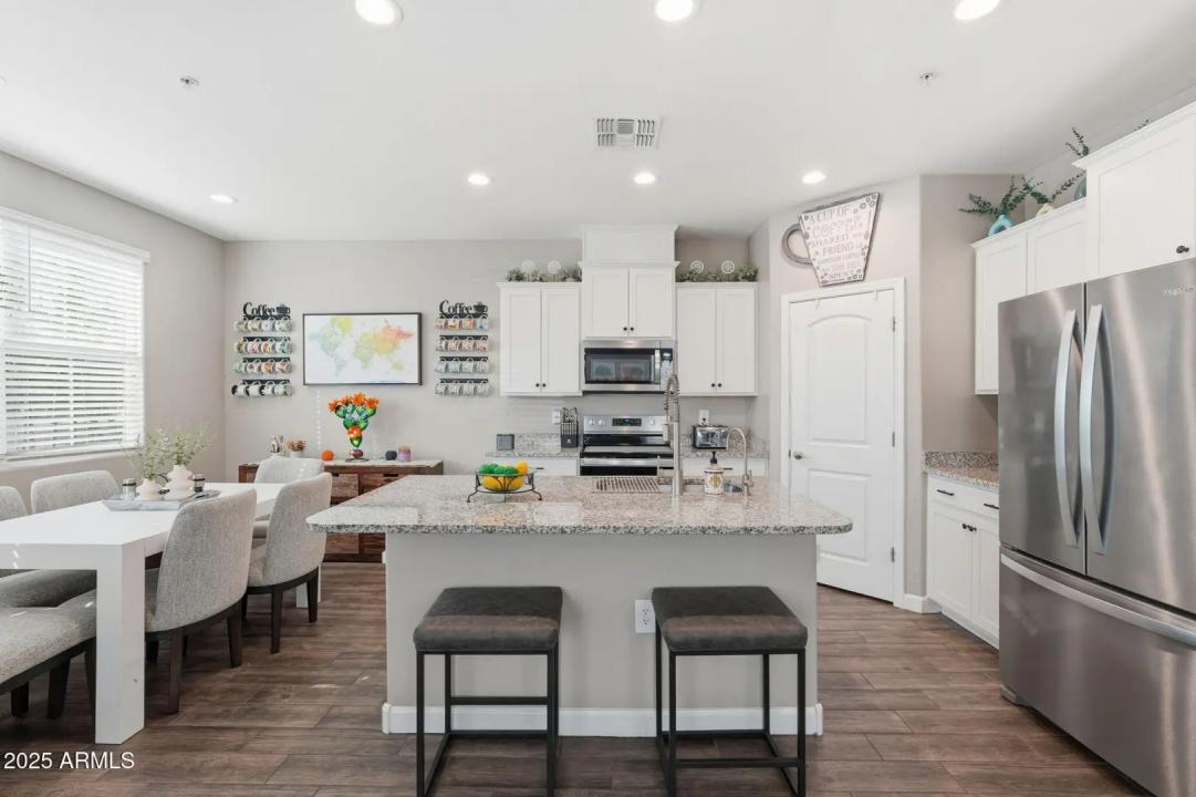 Real Estate Picture 9