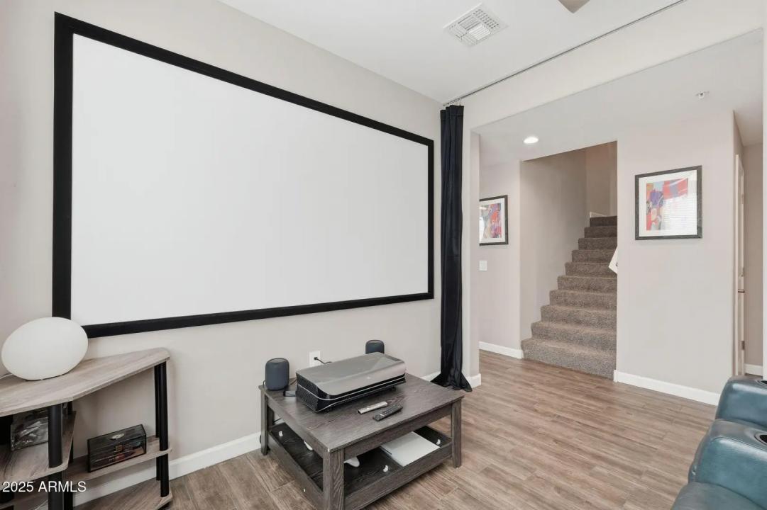 Real Estate Picture 16