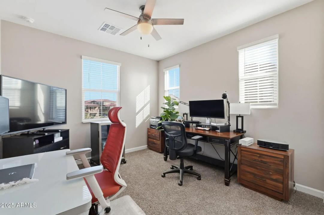 Real Estate Picture 18