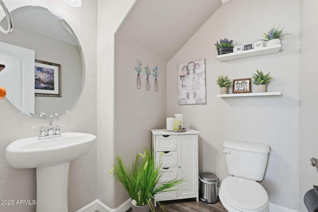 Real Estate Picture 17