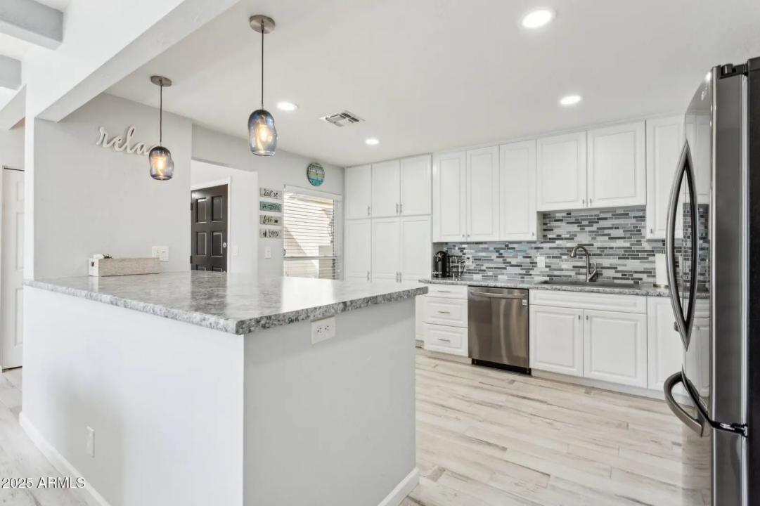 Real Estate Picture 8