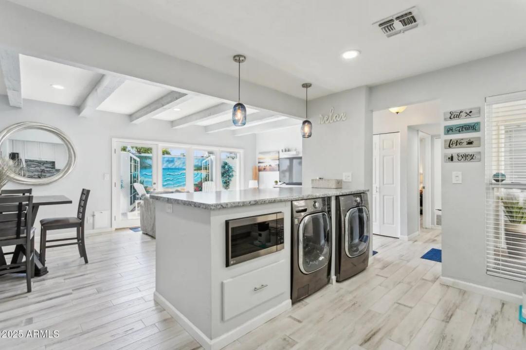 Real Estate Picture 11