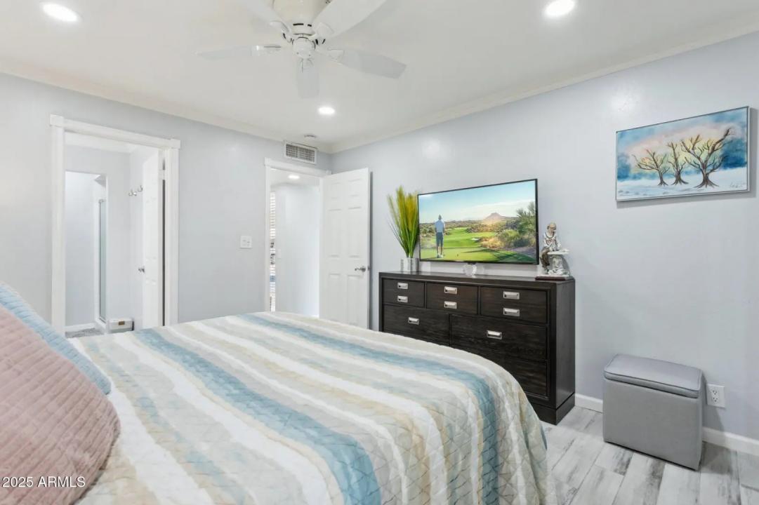 Real Estate Picture 14