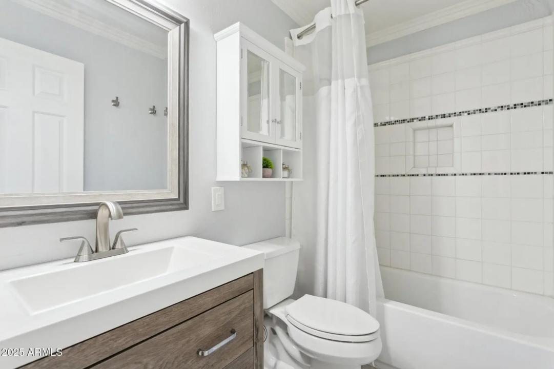 Real Estate Picture 20