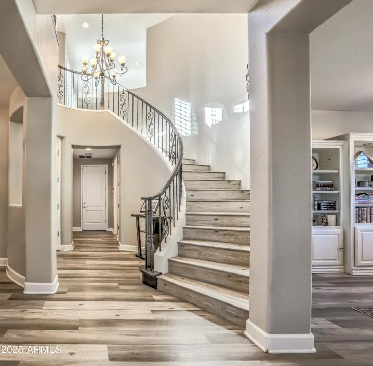 Real Estate Picture 3