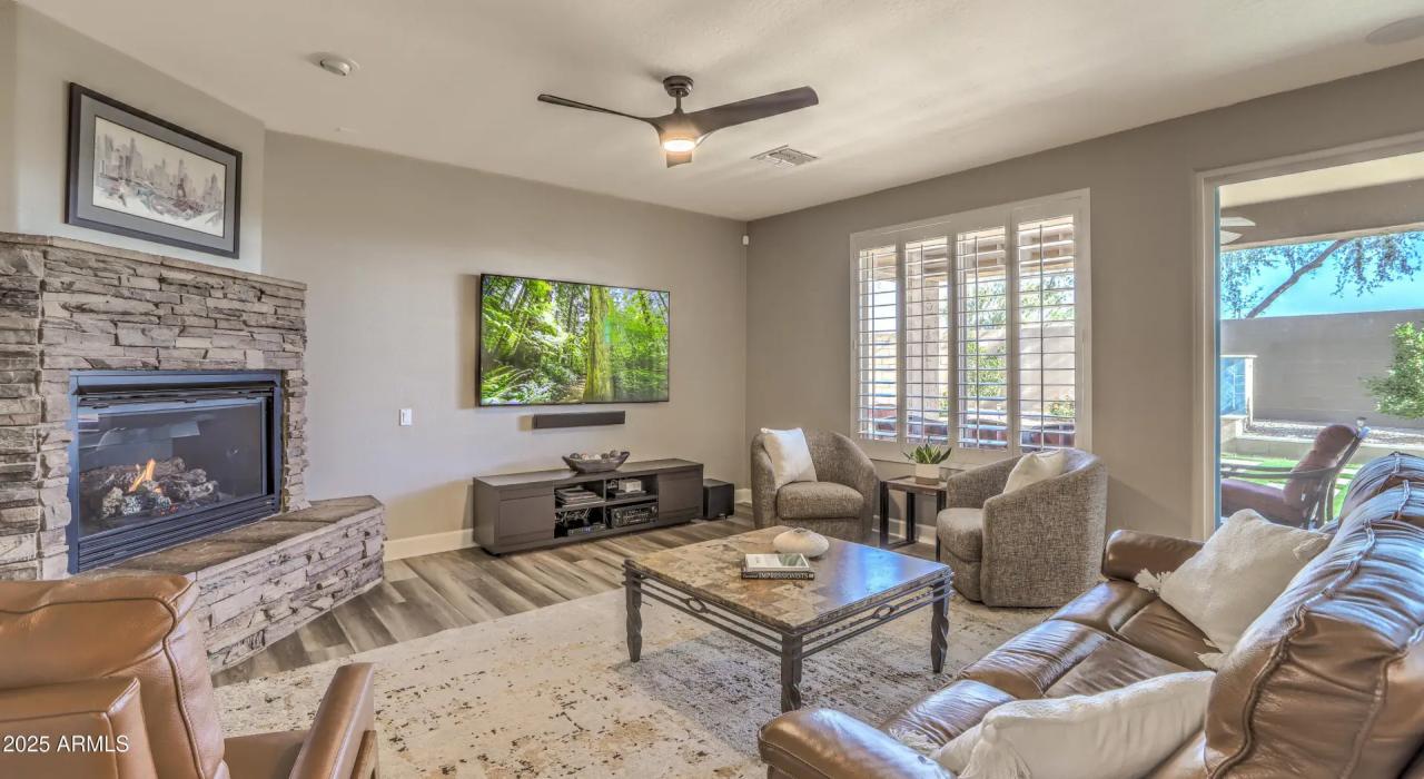 Real Estate Picture 11