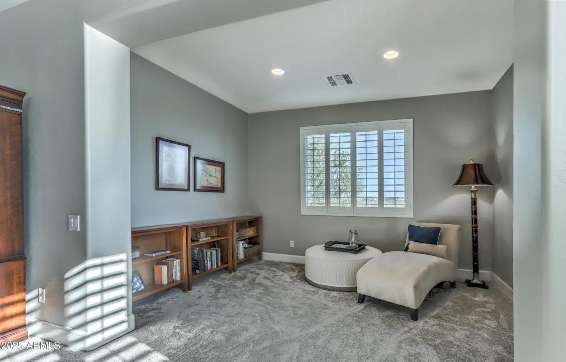 Real Estate Picture 17