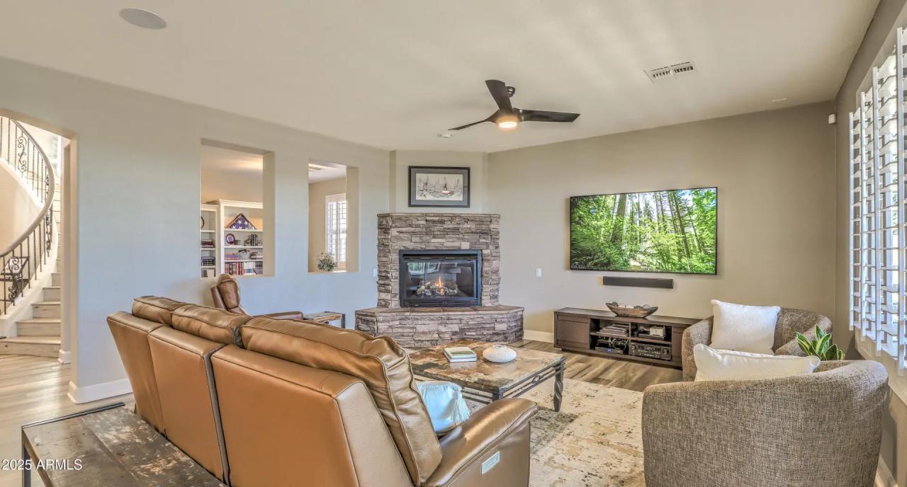 Real Estate Picture 13