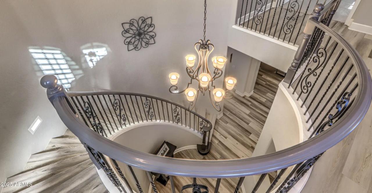 Real Estate Picture 4