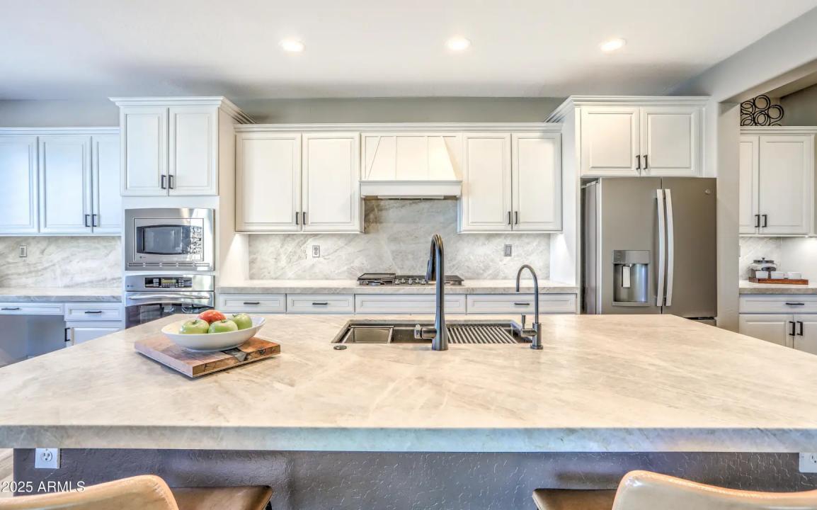 Real Estate Picture 5