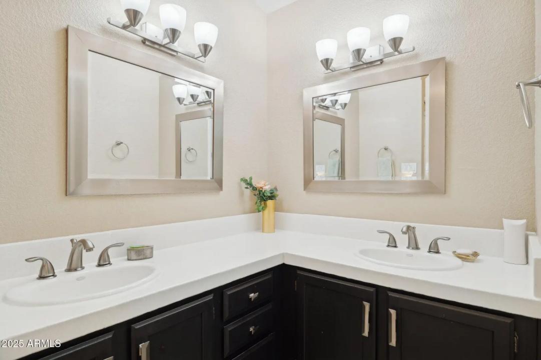 Real Estate Picture 14