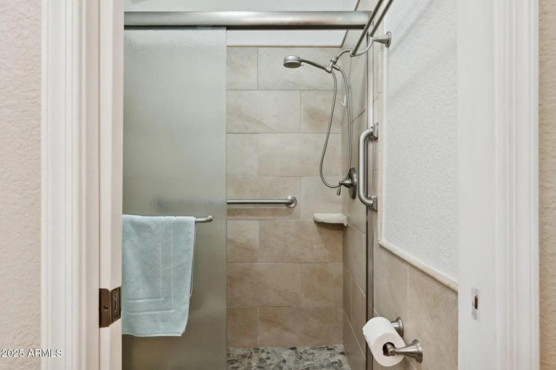 Real Estate Picture 15