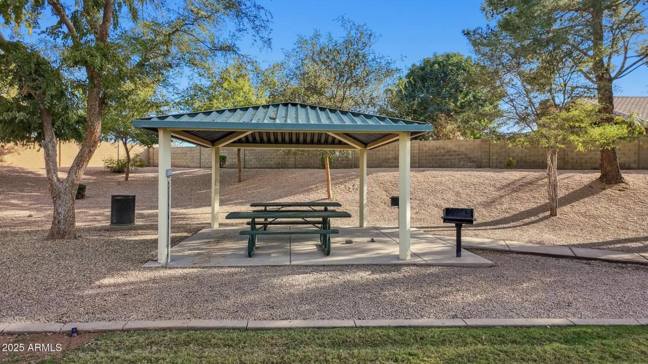 Real Estate Picture 28