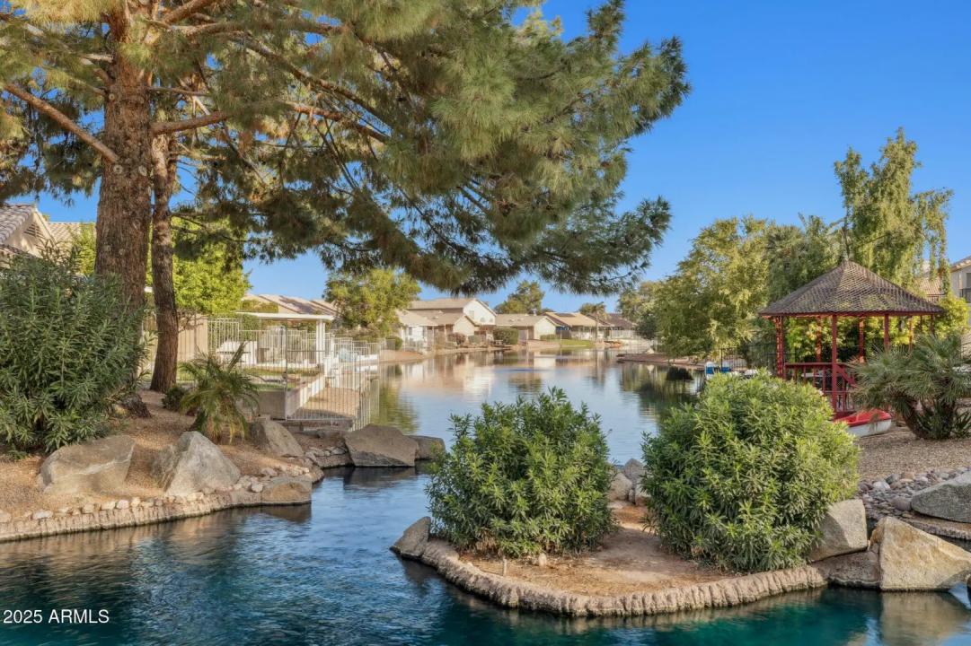 Real Estate Picture 30