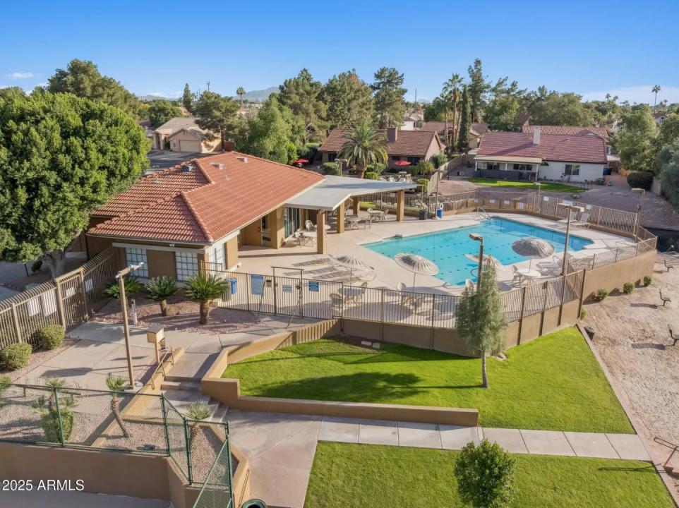 Real Estate Picture 33