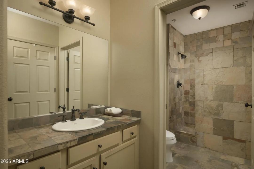 Real Estate Picture 8