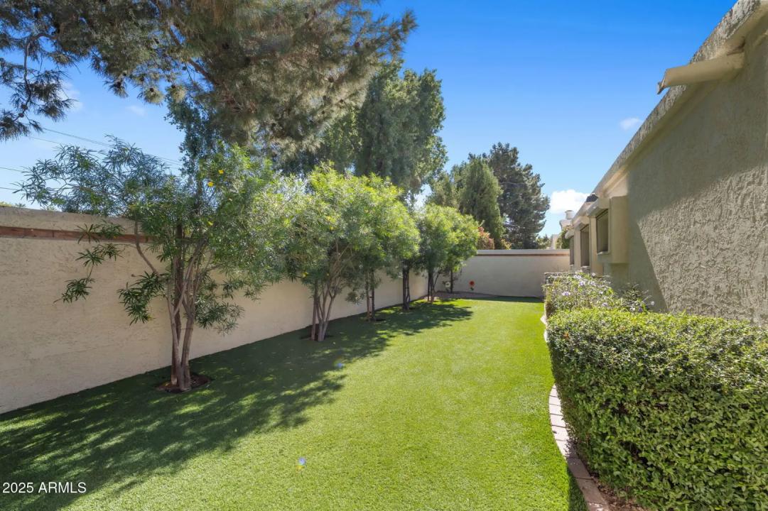 Real Estate Picture 7