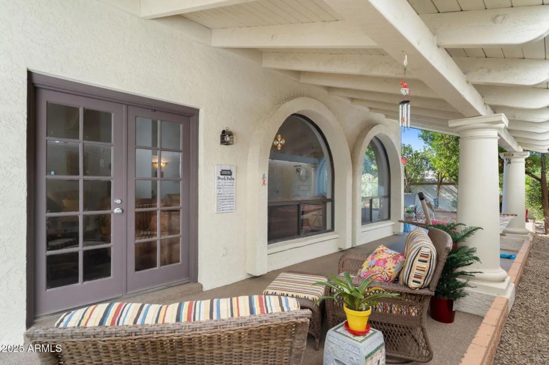 Real Estate Picture 11