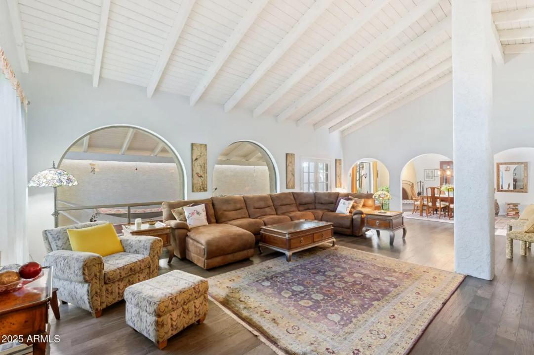 Real Estate Picture 14