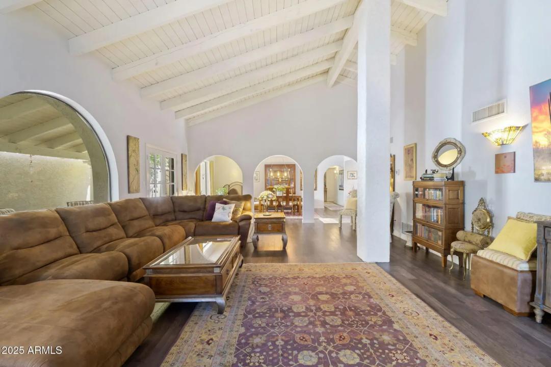 Real Estate Picture 16