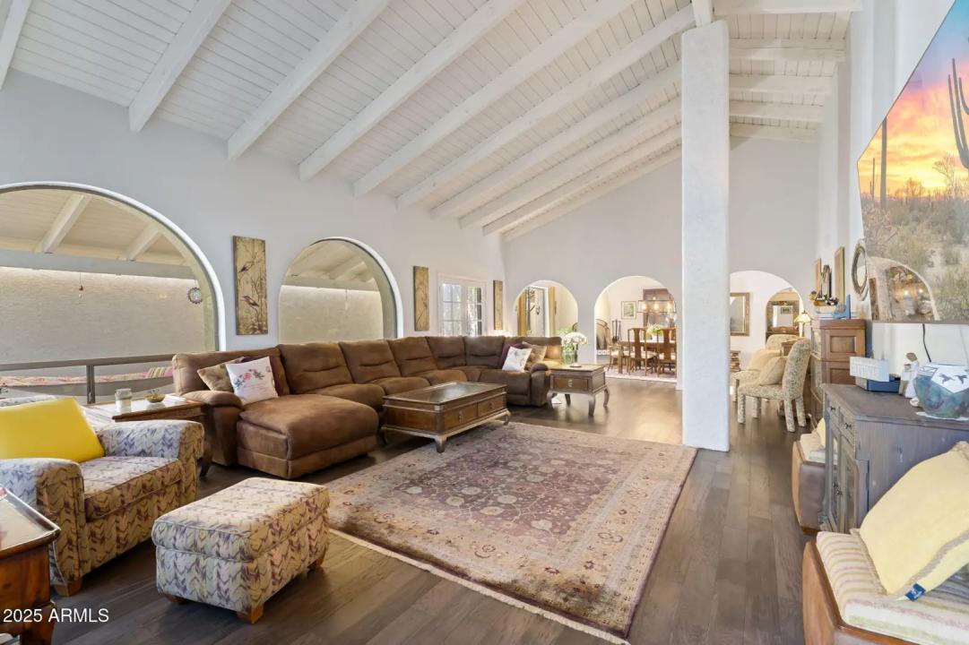 Real Estate Picture 17