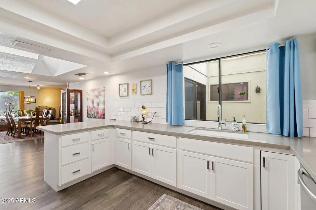 Real Estate Picture 24