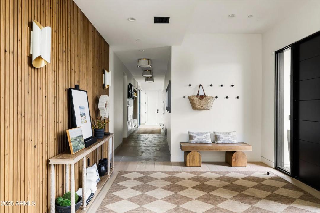 Real Estate Picture 5