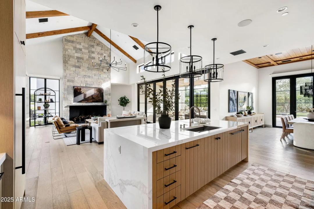 Real Estate Picture 10