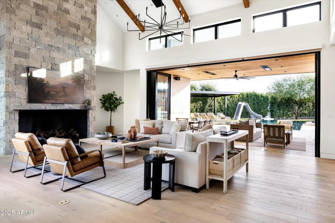 Real Estate Picture 14