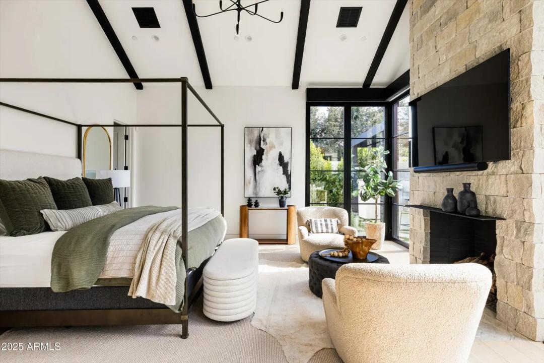 Real Estate Picture 18