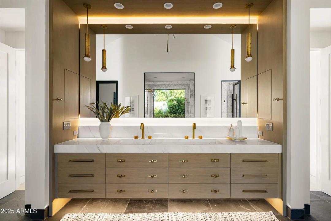 Real Estate Picture 23