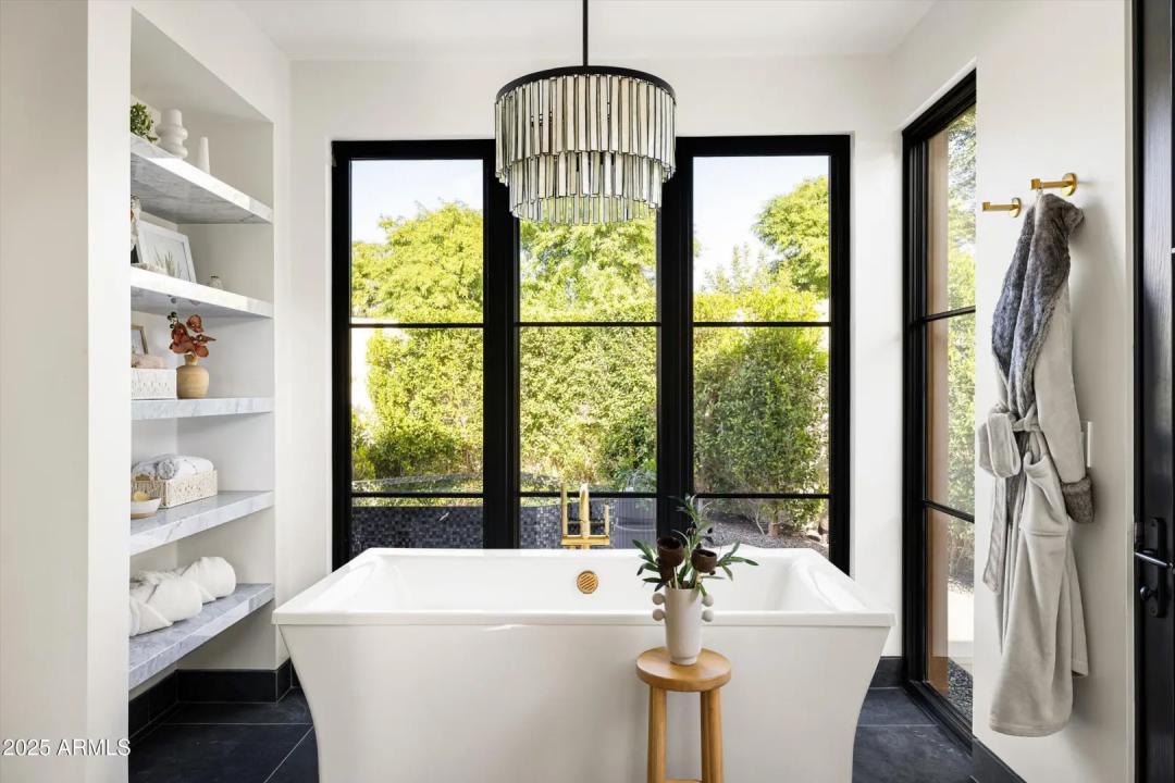 Real Estate Picture 24