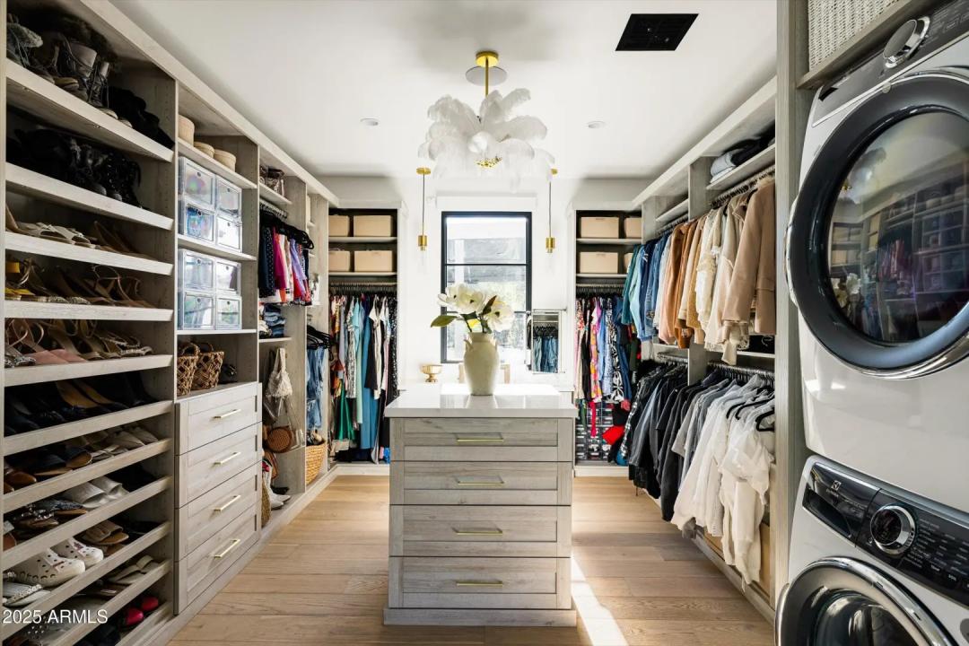 Real Estate Picture 25