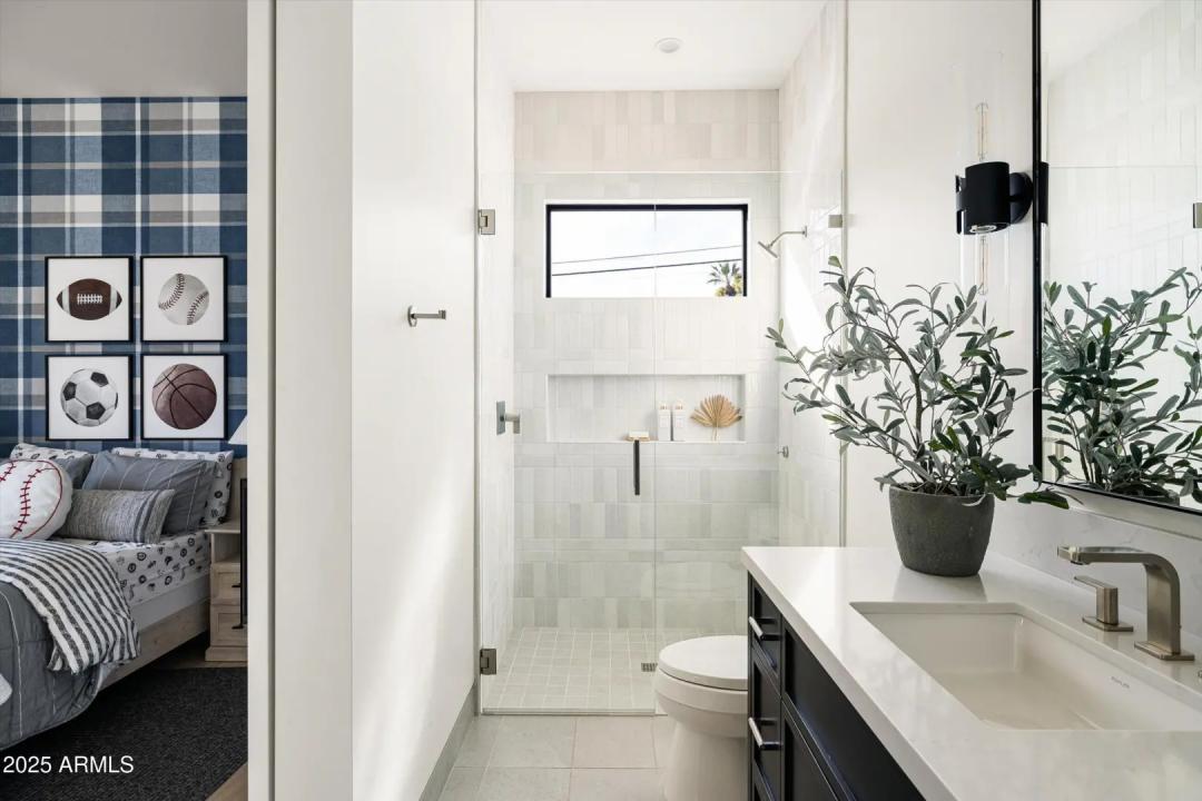 Real Estate Picture 33