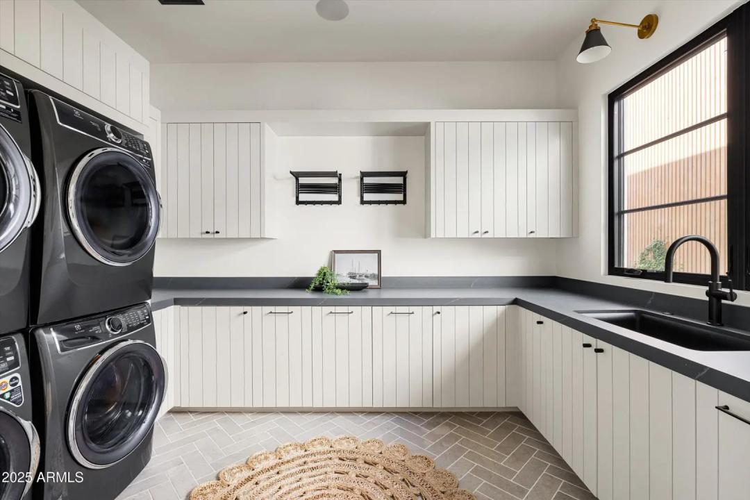 Real Estate Picture 36