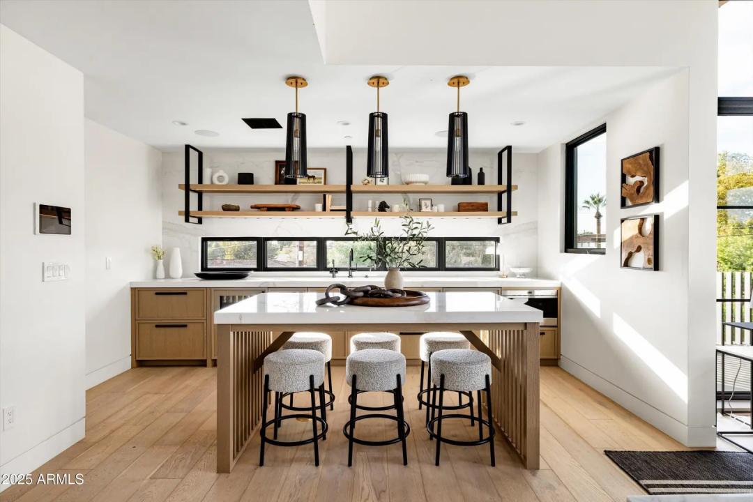 Real Estate Picture 42