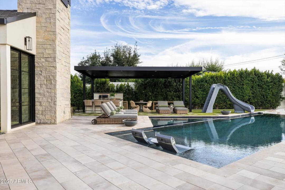 Real Estate Picture 97