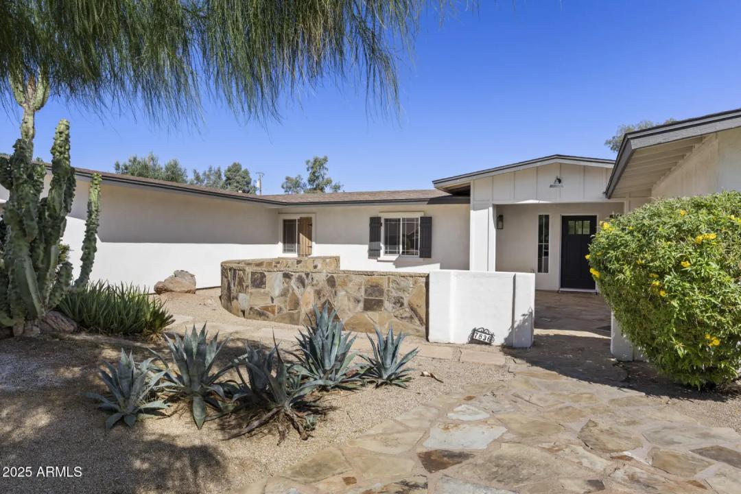 Real Estate Picture 3