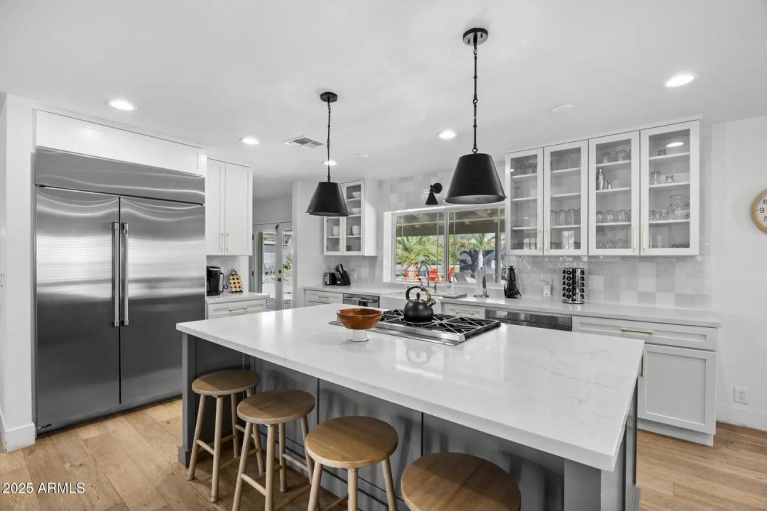 Real Estate Picture 9