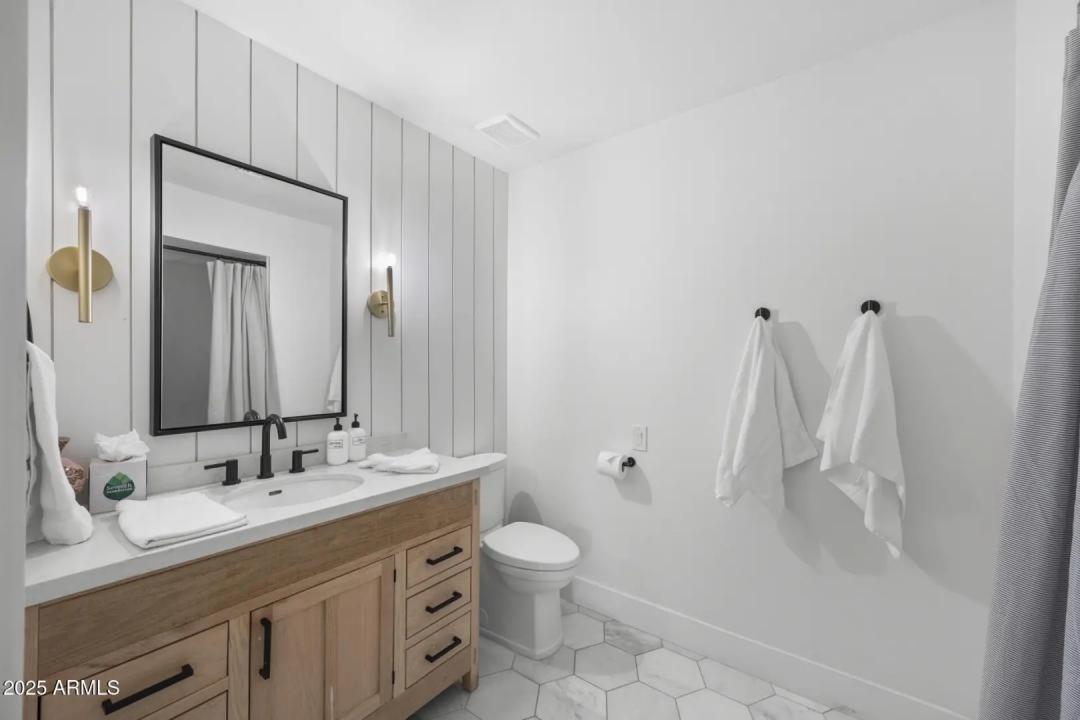 Real Estate Picture 17