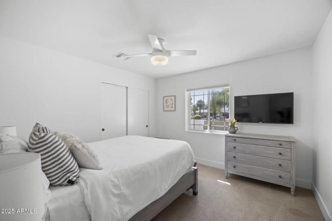 Real Estate Picture 14