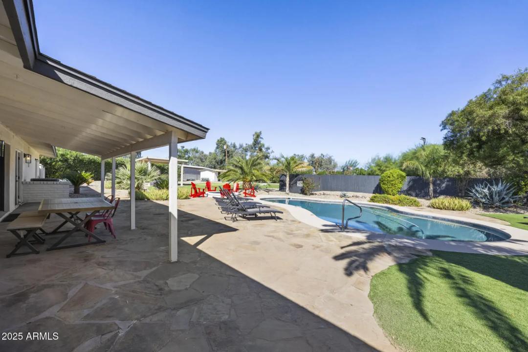 Real Estate Picture 23