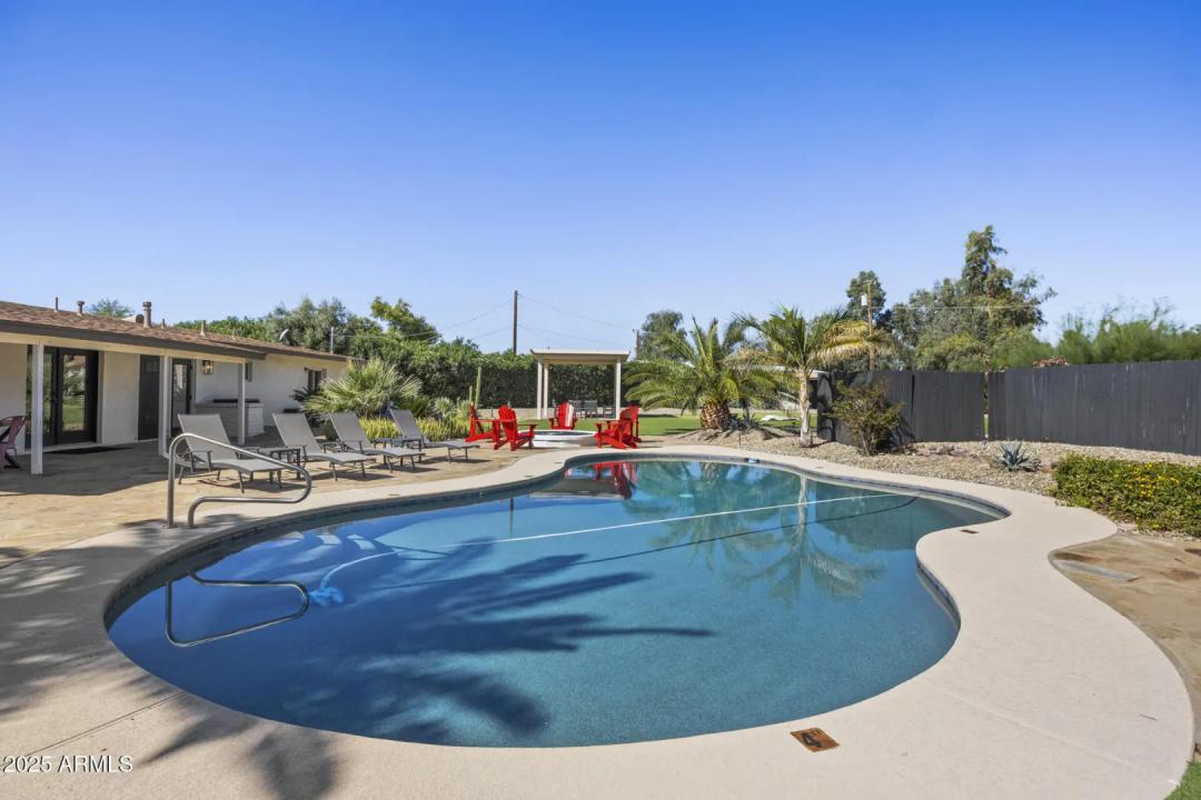 Real Estate Picture 24