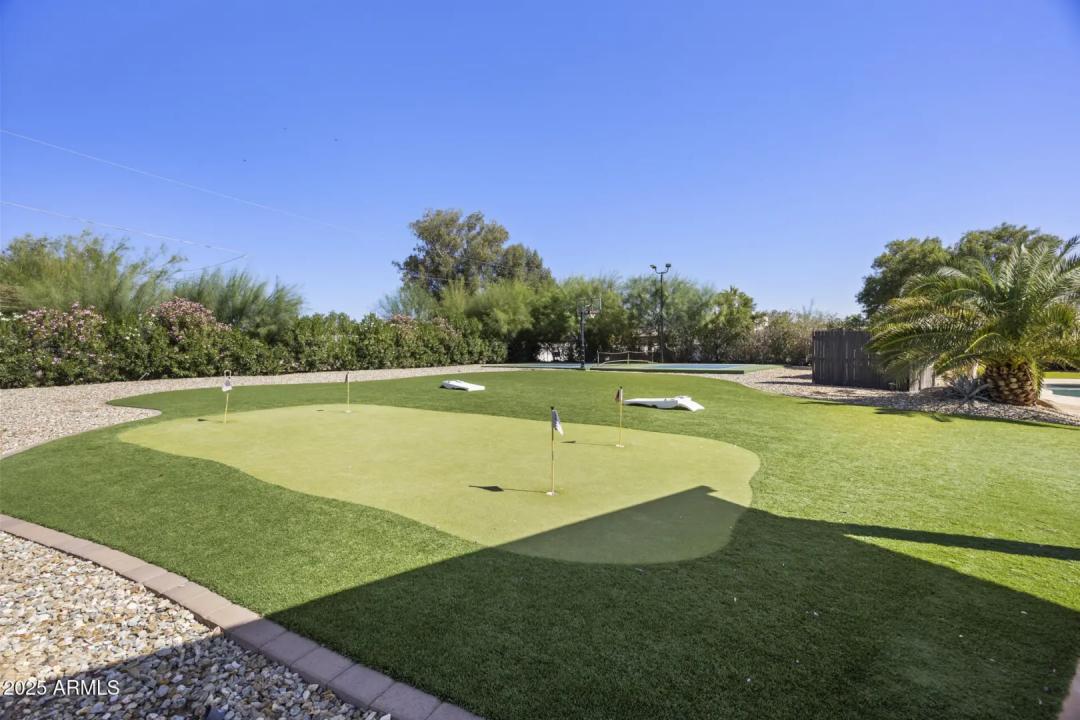 Real Estate Picture 30