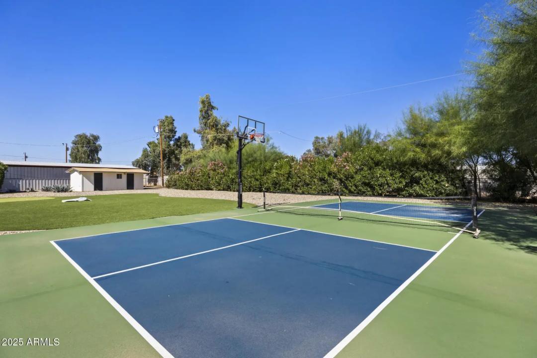 Real Estate Picture 32