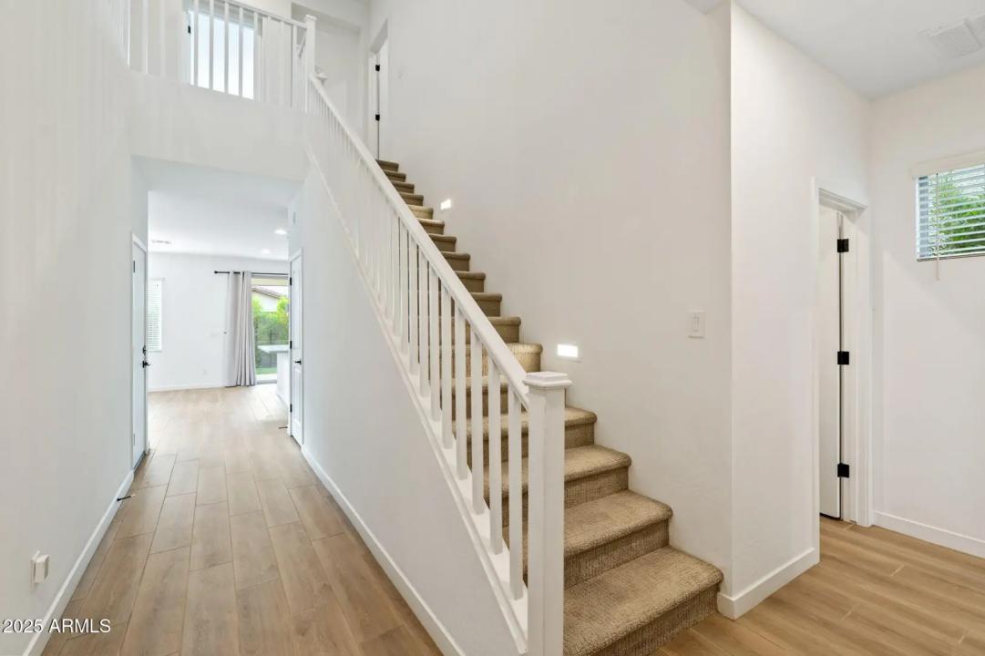 Real Estate Picture 3