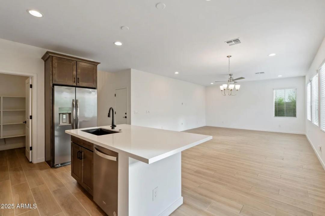 Real Estate Picture 9