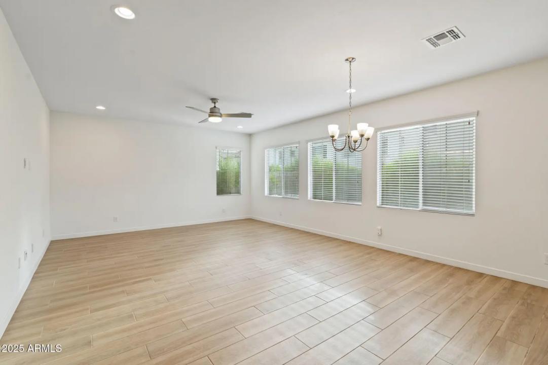 Real Estate Picture 11