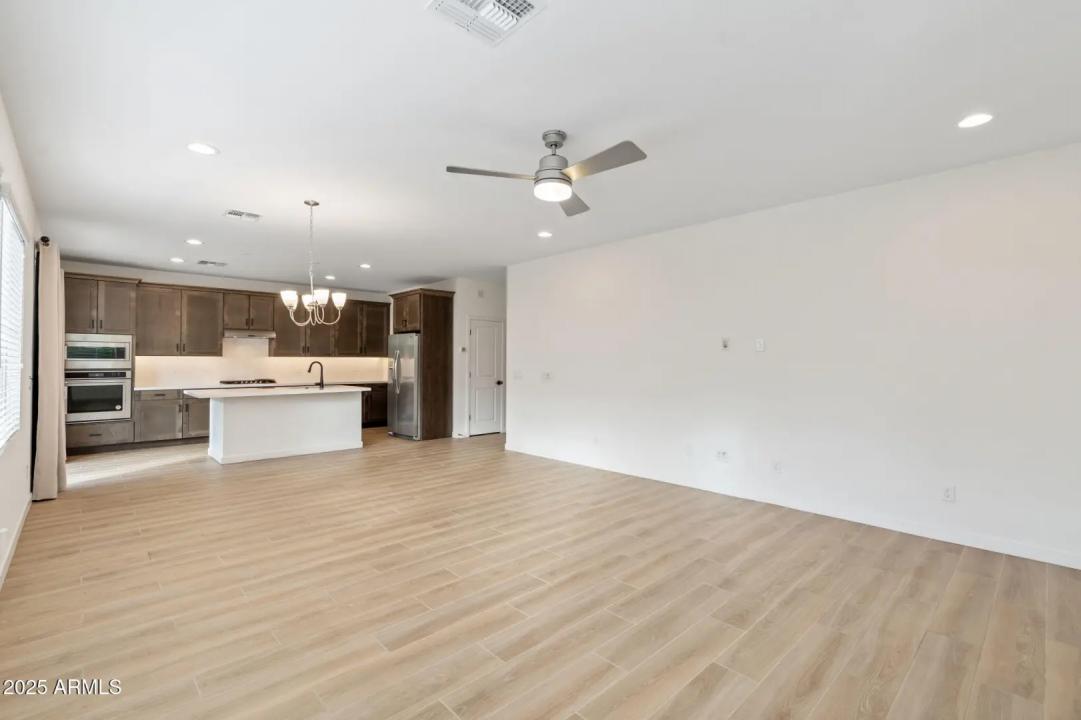 Real Estate Picture 13