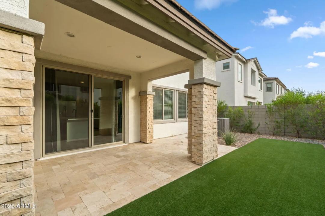 Real Estate Picture 15